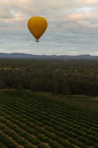 [:fr]Voler dans une montgolfière [:en]Flying in a hot air balloon[:]